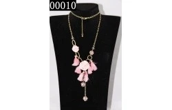 Wholesale Costume Jewelry: A Trendy and Affordable Accessory for Fashion-Forward Consumers