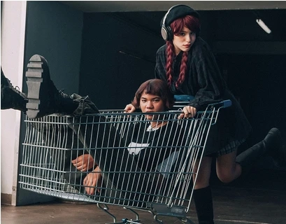 Social Shopping For Beauty And Fashion Items Reportedly ‘Booming’ In The UK - Skywire