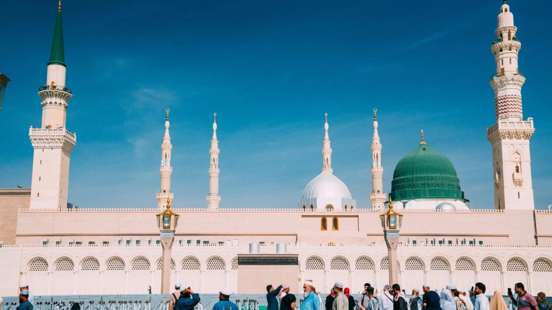 Your Complete Guide to 4 Star Deluxe Umrah Packages for 2026