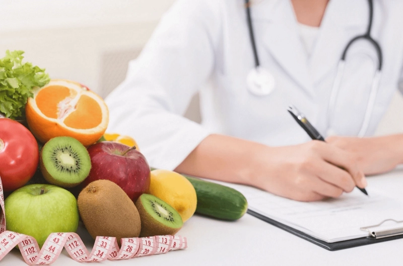THE DIFFERENCE BETWEEN A NUTRITIONIST AND A NUTRITIONIST