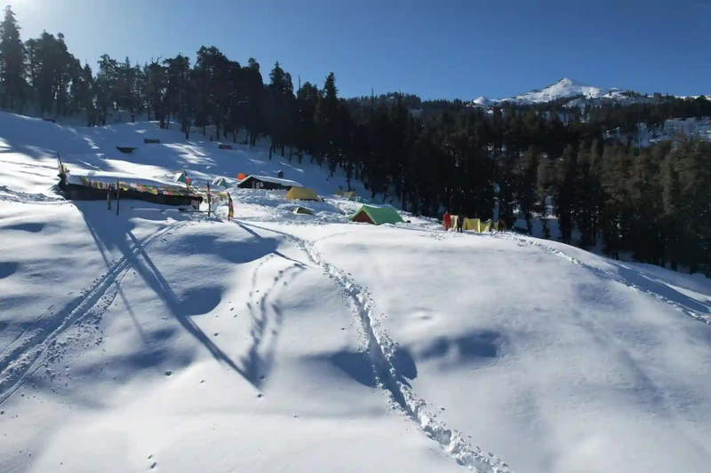 The Kedarkantha Trek: Just Me, the Snow, and a Sky Full of Stars