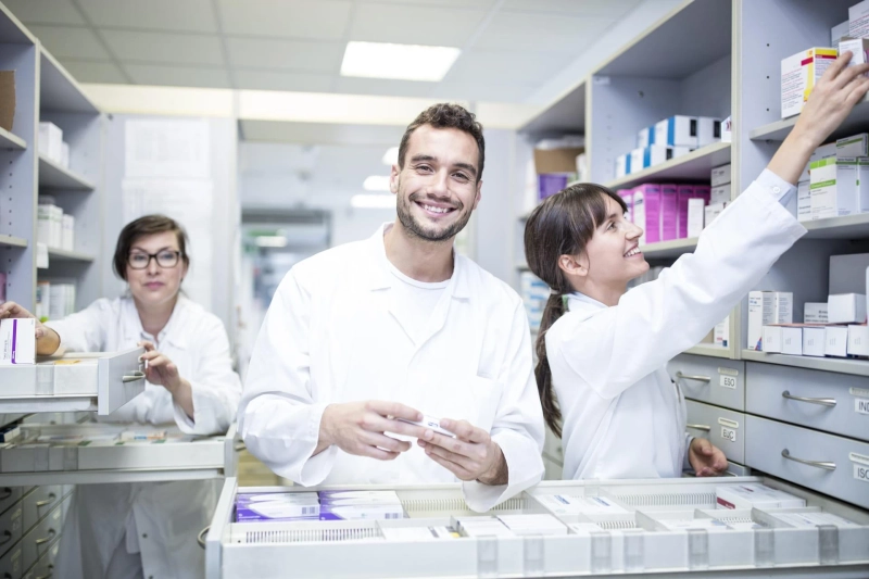 10 Reasons to Pick a Local Pharmacy Over a Chain Store