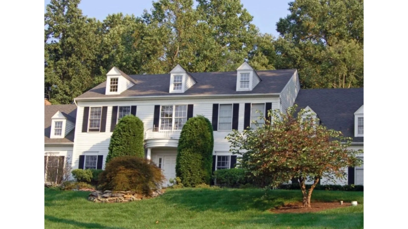 How Do Realtors in New Milford, CT, Handle Competitive Markets? 
