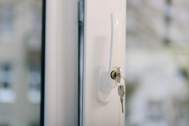 How to Choose Locks for Stylish Glass Door Solutions