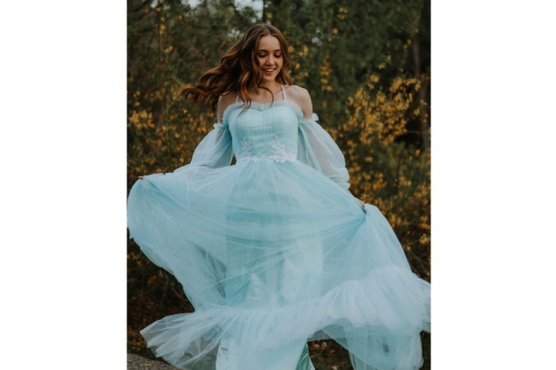 Effortless Glamour: The Timeless Appeal of Ruched Maxi Dresses