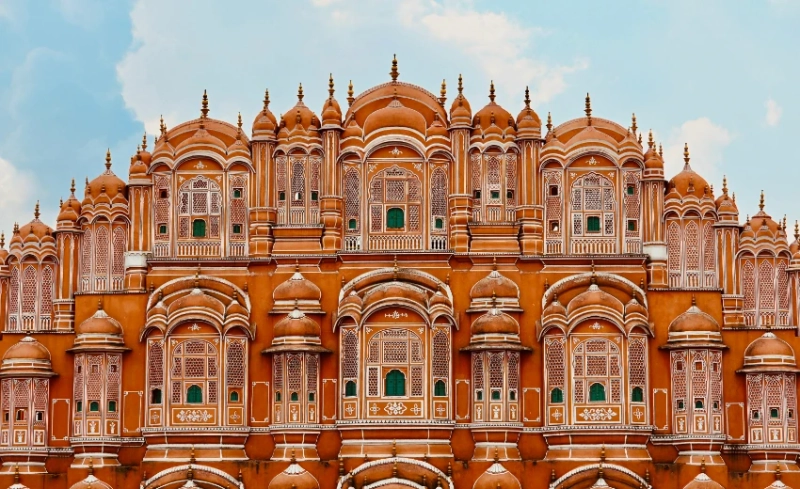 Which Luxury Hotel Chain is Best for Your Golden Triangle India Tour? (Taj vs. Oberoi)