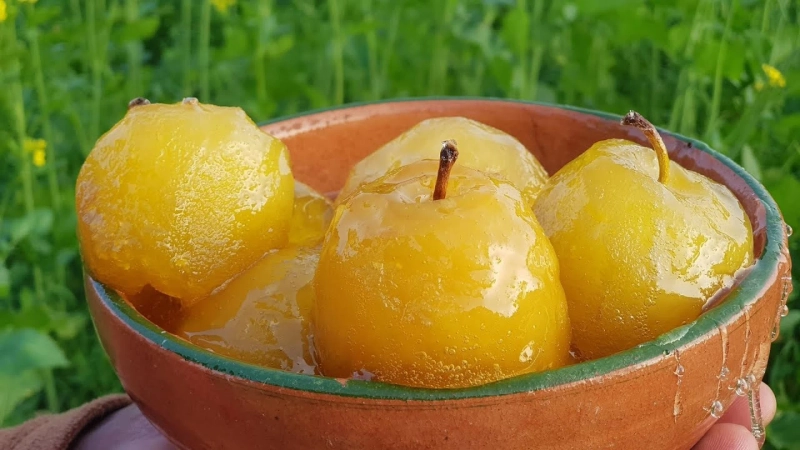 Exploring the Delightful Fusion of Shikarpuri Kundan Achar Apple Muraba