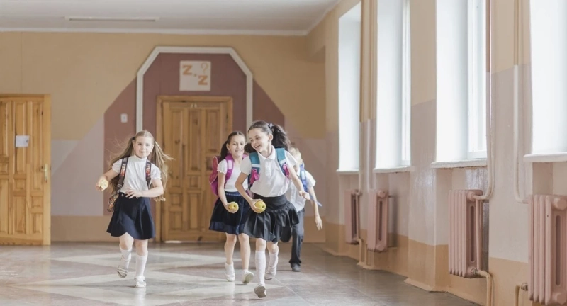 How English Medium Schools in Roorkee Prepare Students for a Global Future