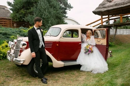 Wedding Car Hire: Adding Elegance and Style to Your Special Day