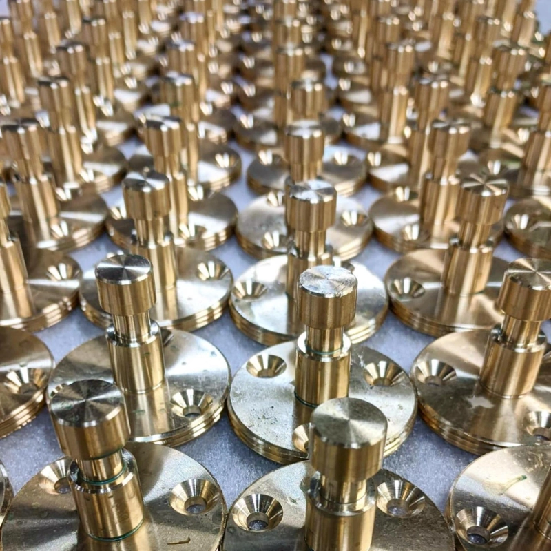 Brass Accessories to Turn Your Home into a Luxurious Space
