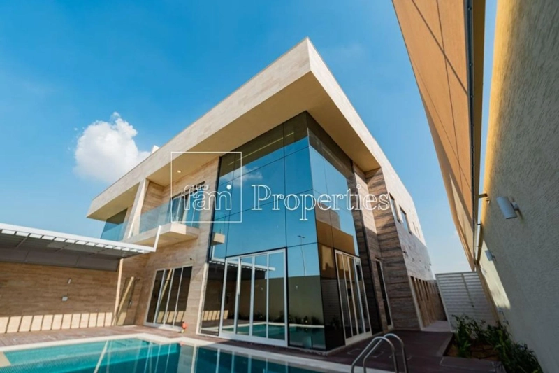 Living in Style in Dubai: The Benefits of Owning a Villa