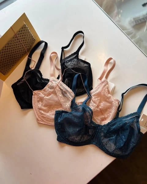 Buy Lingerie for Brides: Bridal Robes & Best Bras