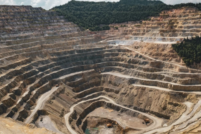 Conveyor Metal Detection and Separation in Industrial Systems