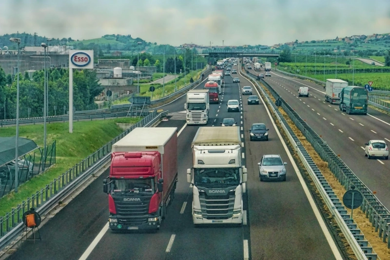 Some Of the Toughest Obstacles Rookie Truck Drivers Face