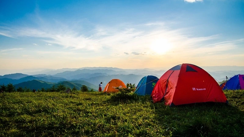 The Beginners\' Guide to Basic Camping Gear and Essentials