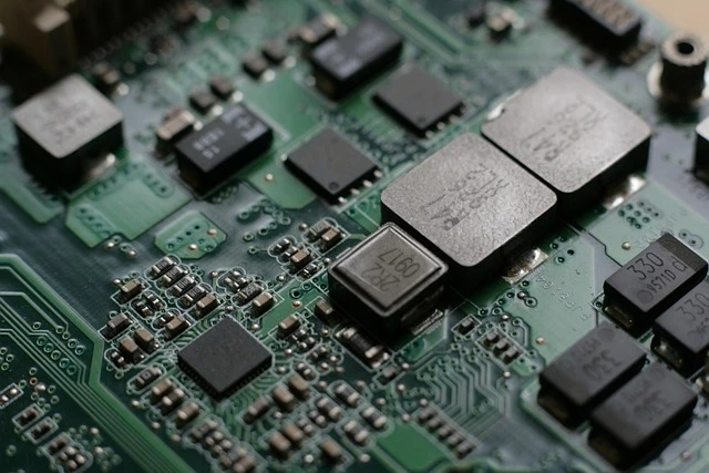 Hybrid Capabilities: Bridging Systems for Modern Performance