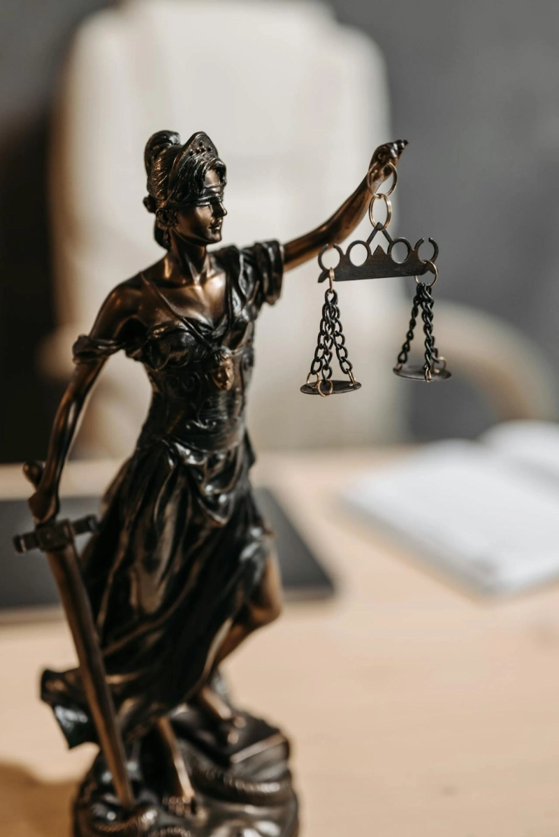 7 Key Things to Consider When Searching for the Best Law Firm in Indore