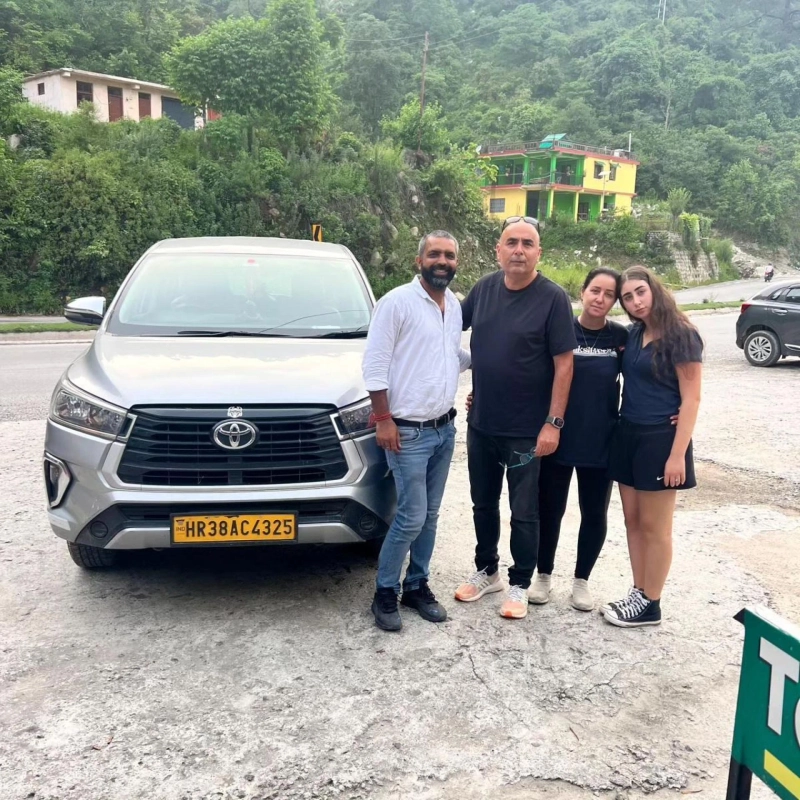 Hire the Best Private Driver in Delhi – Safe Rides for Families & Solo Travelers