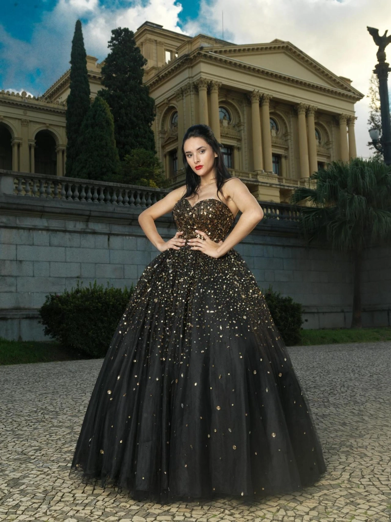 How to Look Effortlessly Elegant in a Ball Gown