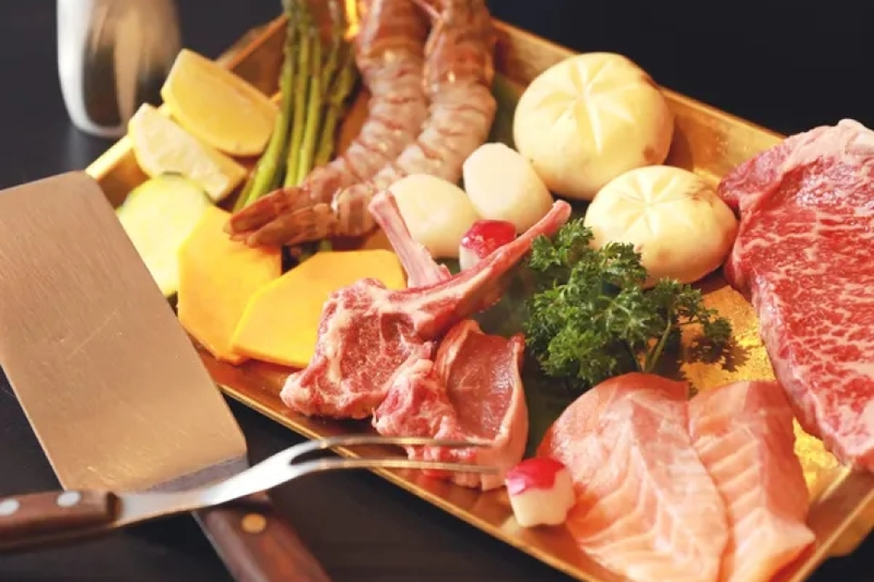 Teppanyaki Bar: An Exquisite Culinary Experience