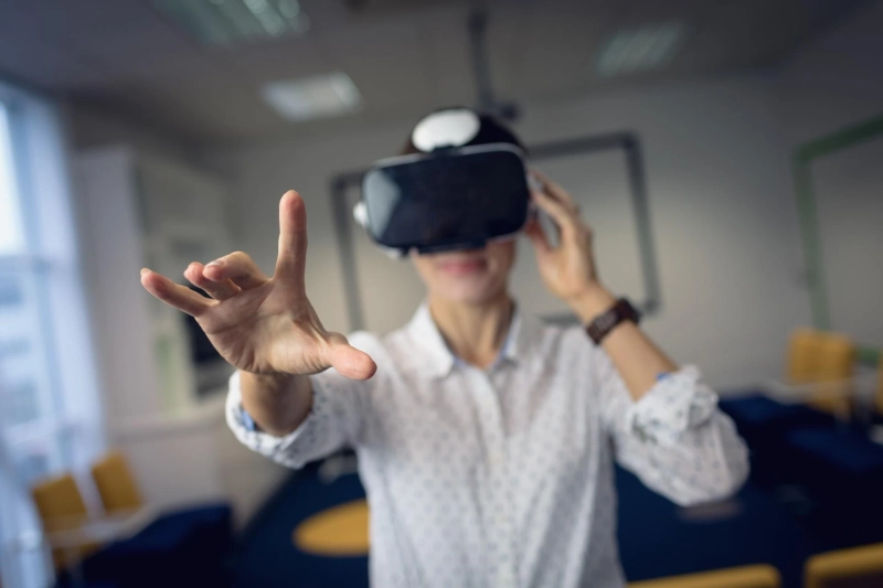 Exploring the Future of Skills Development: Key VR Training Features and Their Impact