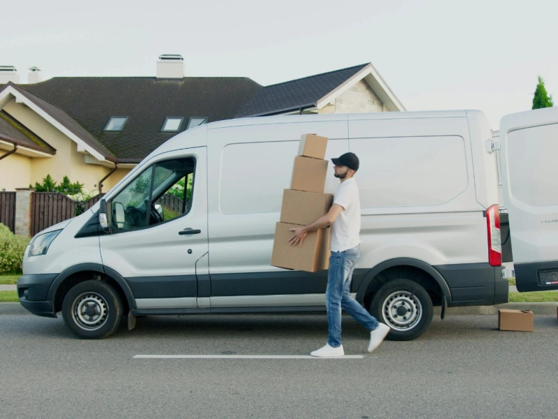 Top Benefits of Hiring Movers Who Also Pack for You