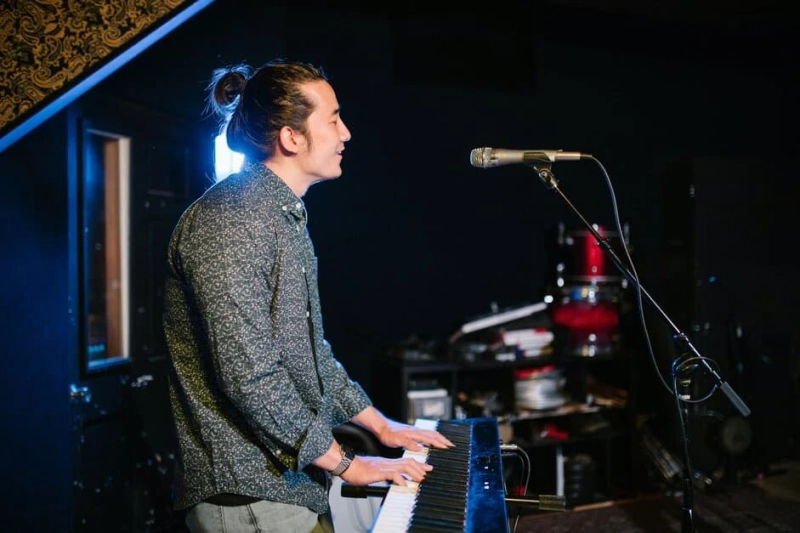 How to Create Professional Music in an Amateur Studio