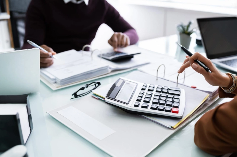 What are the qualities of a good accountant?