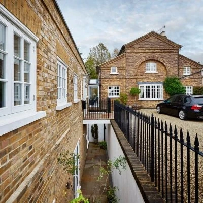Employ our Experienced and Professional Builder in Surrey for the Best Extension
