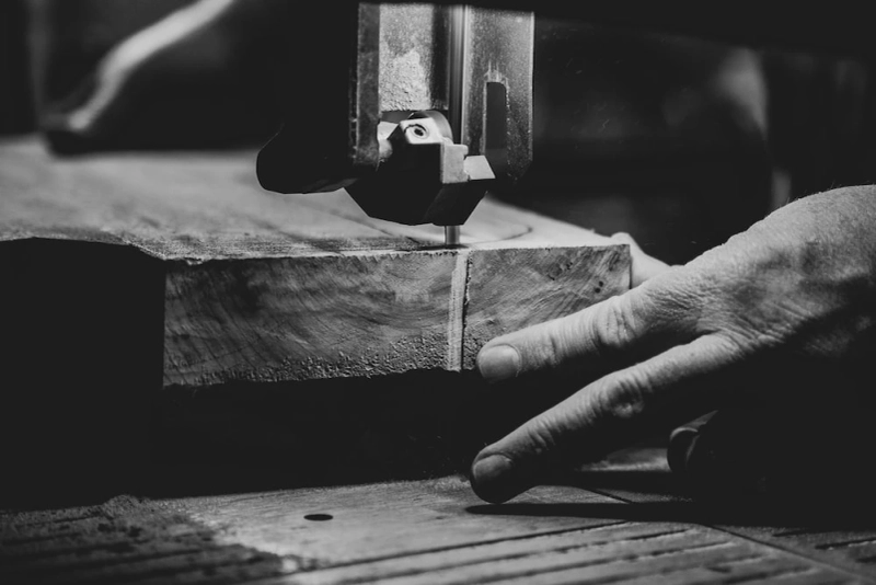 How to Hire a Commercial Carpenter: A Step-By-Step Guide