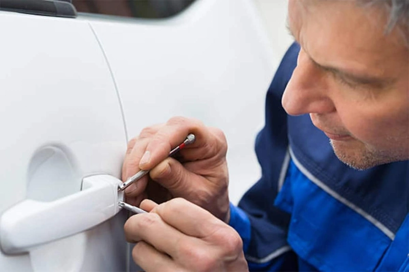 Auto locksmith key fob programming near me, your car assistant