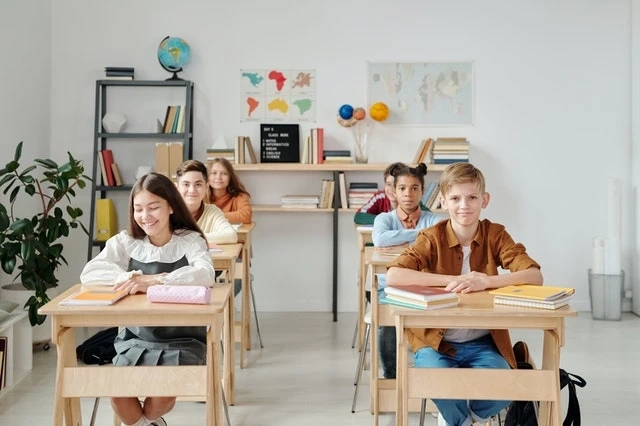 Virtual Classroom Learning: Educational High-Tech Frontier within Your Reach