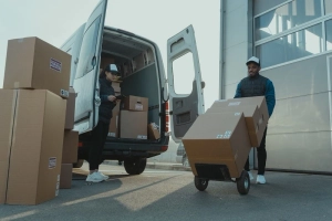 Key Factors to Consider Right Logistics Services for Your Business