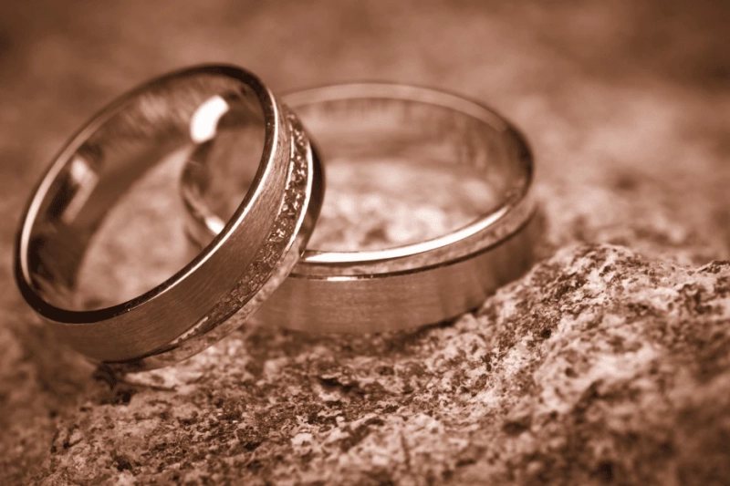 Buying a Second-Hand Engagement Ring Makes More Sense Than You Think