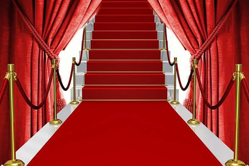 Spotlight on Style: Iconic Red Carpet Looks That Defined an Era