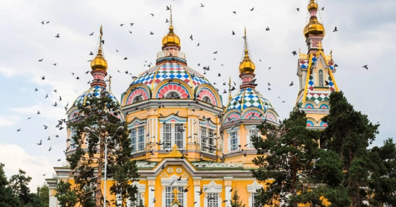 East Site Travel Highlighting Comfort and Intimacy for Senior Travelers