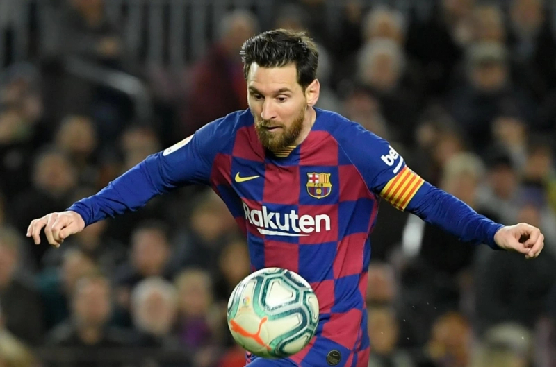 Contra o ócio, Messi adere ao desafio do papel higiênico