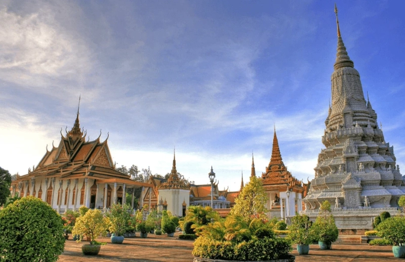 Cambodia Tours Explained: How to Choose the Best Cambodia Tour Packages in 2026
