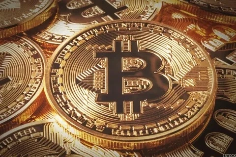 From Cash to Crypto: How to Acquire a Business Using Bitcoin