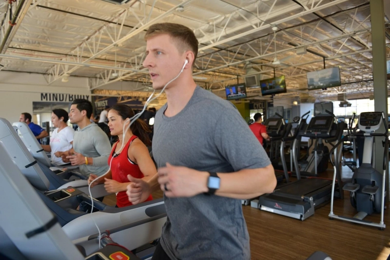 6 Tips to Stay Motivated at the Gym in the Summer Heat