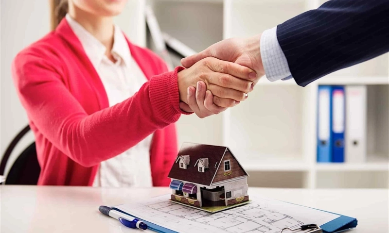 What Makes a Real Estate Lawyer a Leading Expert in Property Laws