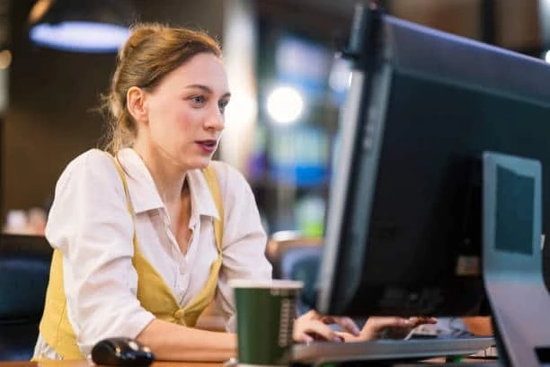 Top 4 Major Benefits Of Hiring Payroll Outsourcing Companies