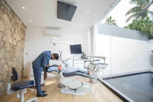 Why Is a Composite Bonding Course Something to Consider?