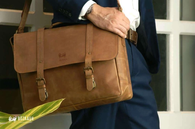 The Benefits of a Leather Laptop Bag: