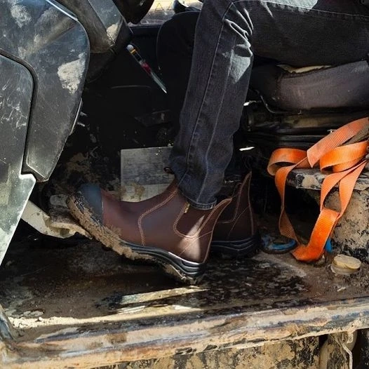 How to Buy Men's Steel Cap Boots in Ontario