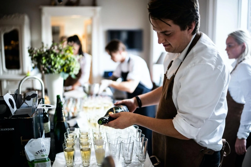 Advantages Of Hiring Catering Services For Parties