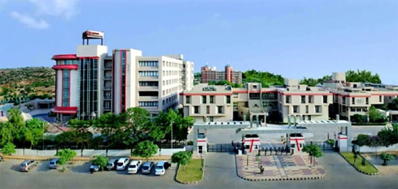 Pursuing B.Com from Ansal University