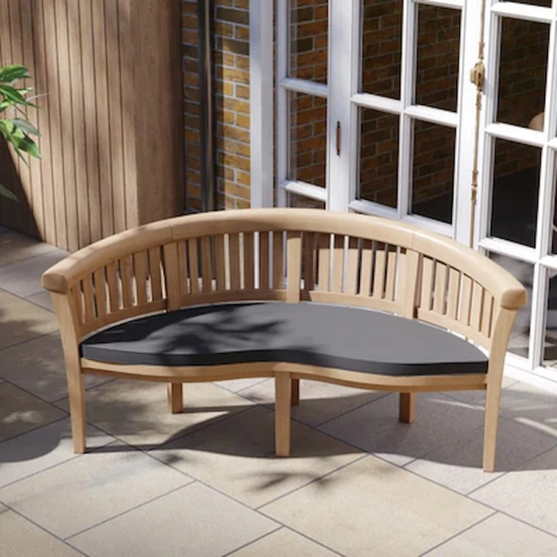 Creative Ways to Style a Garden Bench