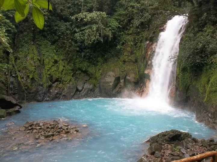 Real Reason Travelers Are Obsessed With Tenorio Volcano National Park