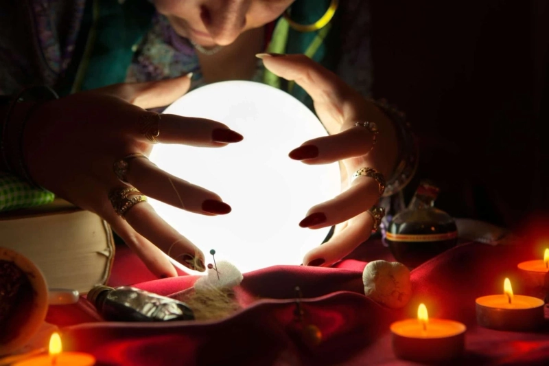 Discover the Paranormal World With the Right Psychic Reader in Mississauga